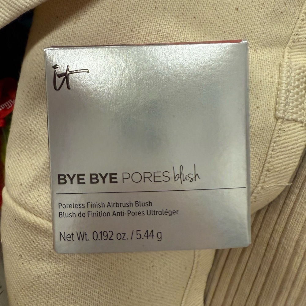 It cosmetics Bye Bye Pores blush